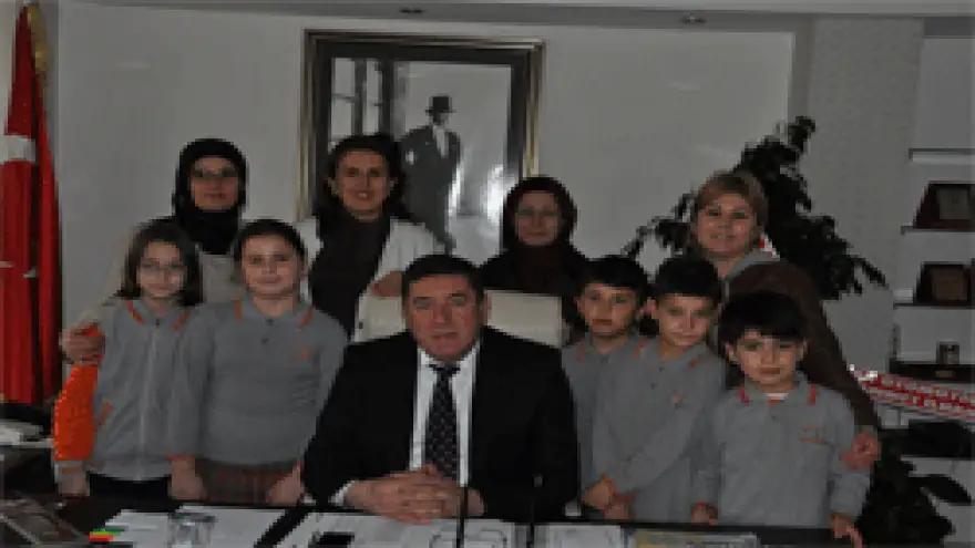 TEKİN,ÖĞRENCİLERE RÖPÖRTAJ VERDİ