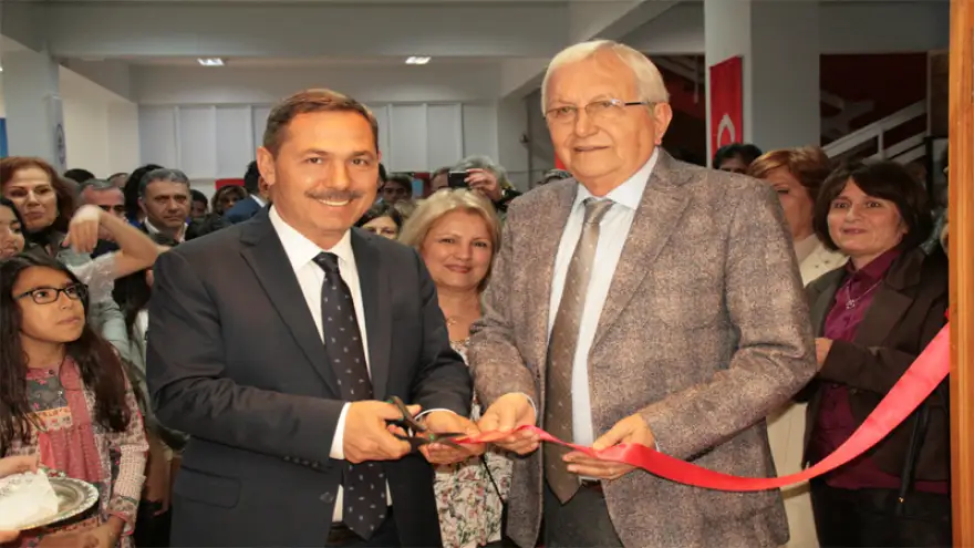 Çifte sergi, çifte açılış!..