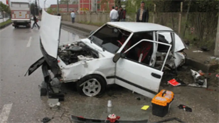 EREĞLİ'DE KAZA:4 YARALI