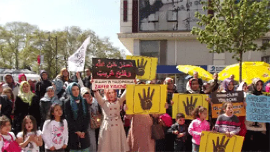 ÖĞRENCİLERDEN MISIR PROTESTOSU