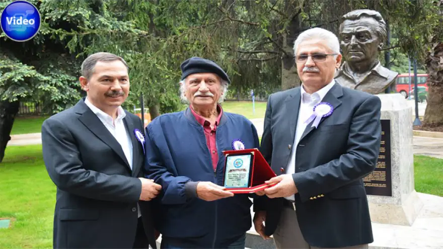 Osman Zeki Oral büstü açıldı