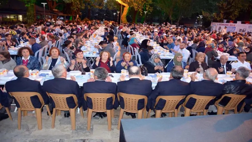 Başkan Uysal, iftarda gazilerle buluştu