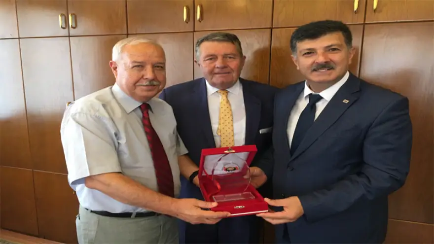 Akdeniz, Akdemir'i ziyaret etti