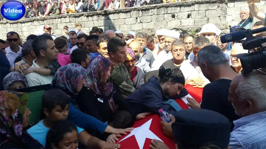 On binler şehidini son yolculuğuna uğurladı…