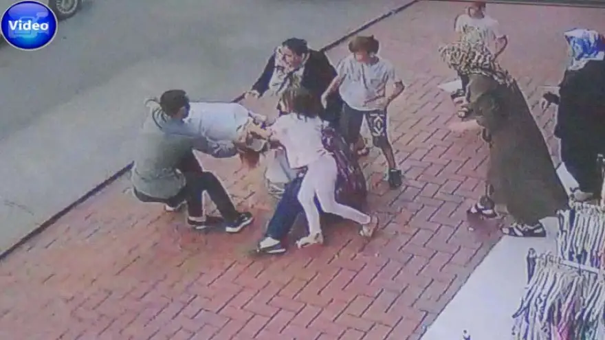 Önce öptü, sonra dövdü, o anlar saniye saniye kaydedildi