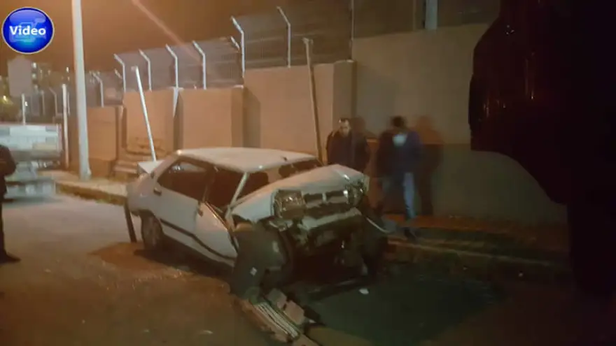 Tır park halindeki otomobile çarptı