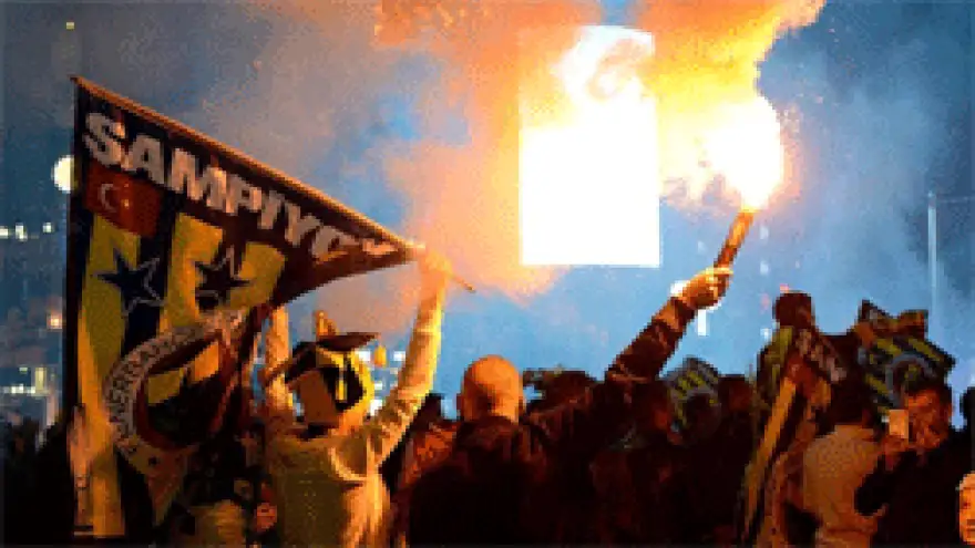 FB ŞAMPİYONLUĞU AZİZ YILDIRIM'A HEDİYE ETTİ