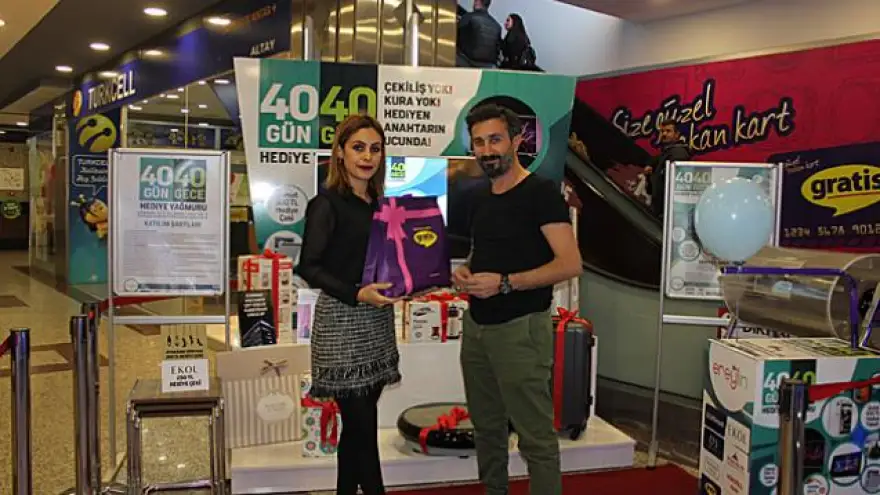 Hediye bombardımanı Ereylin ’de…