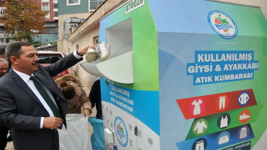 Giysi ve ayakkabılar ihtiyaç sahibi vatandaşlarla buluşuyor
