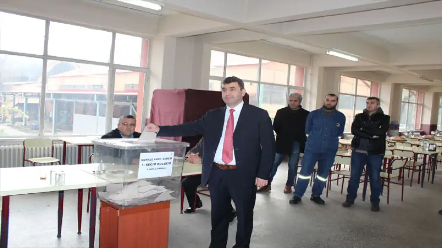 Madenci sandık başında