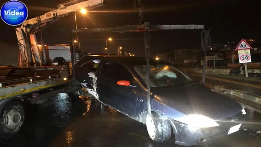 Otomobiller çarpıştı; 3 Kişi yaralandı...