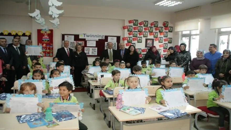 Öğrenciler karne sevinci yaşadı