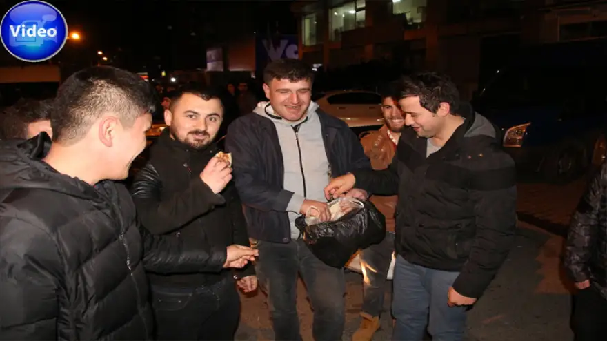 İş ve aş için geceyi bu şekilde geçirdiler