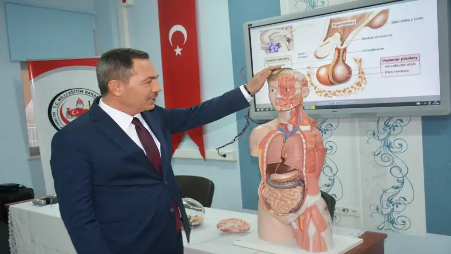 Uysal, Sağlık meslek lisesi öğrencileri ile buluştu…