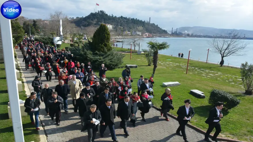 Uysal'dan, sahilde gövde gösterisi