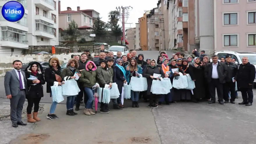 AK Parti tam kadro meydanlarda