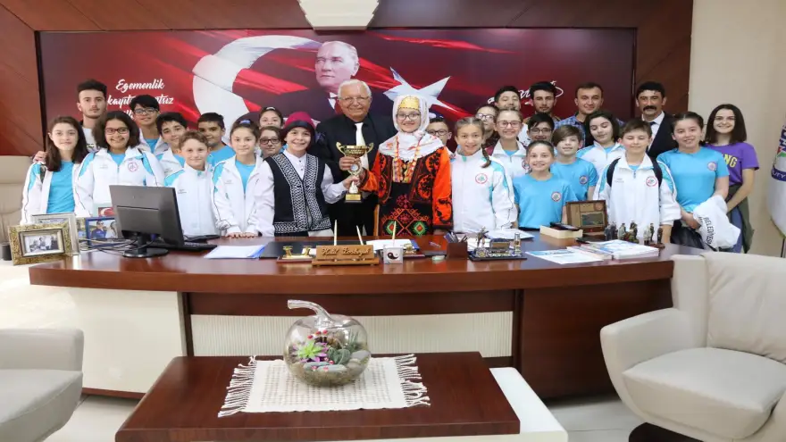 Şampiyon Halk Oyunları Ekibi Posbıyık'ı ziyaret etti 