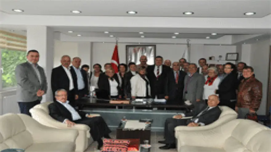 CHP ESKİ YÖNETİCİLERİNDEN TEKİN'E ZİYARET