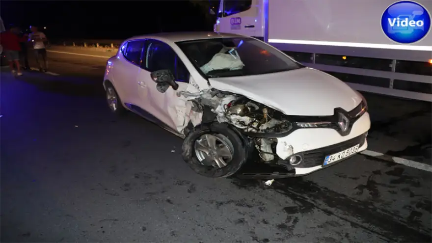 2 otomobile çarparak durabildi… Yaralılar var…