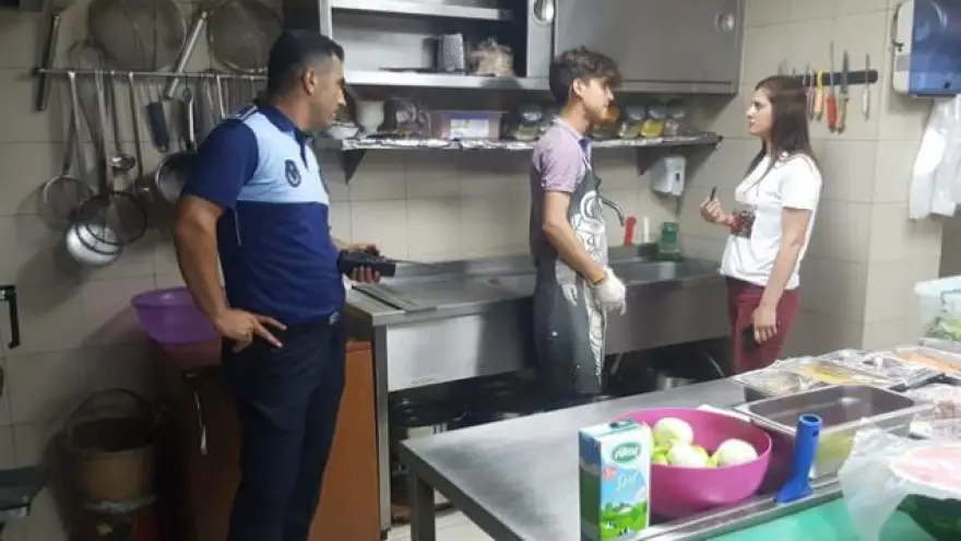 Zabıta iş yerlerini denetledi