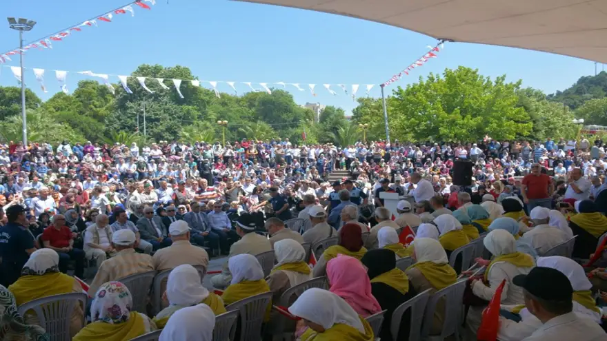 İlk hacı kafilesi dualarla uğurlandı