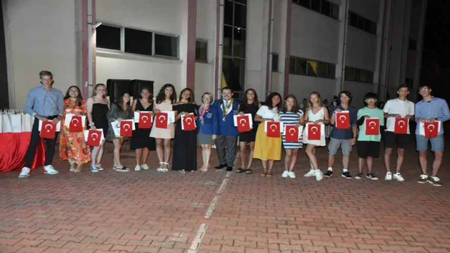 Yaz Kampı Veda Gecesi Kültür Şölenine Dönüştü