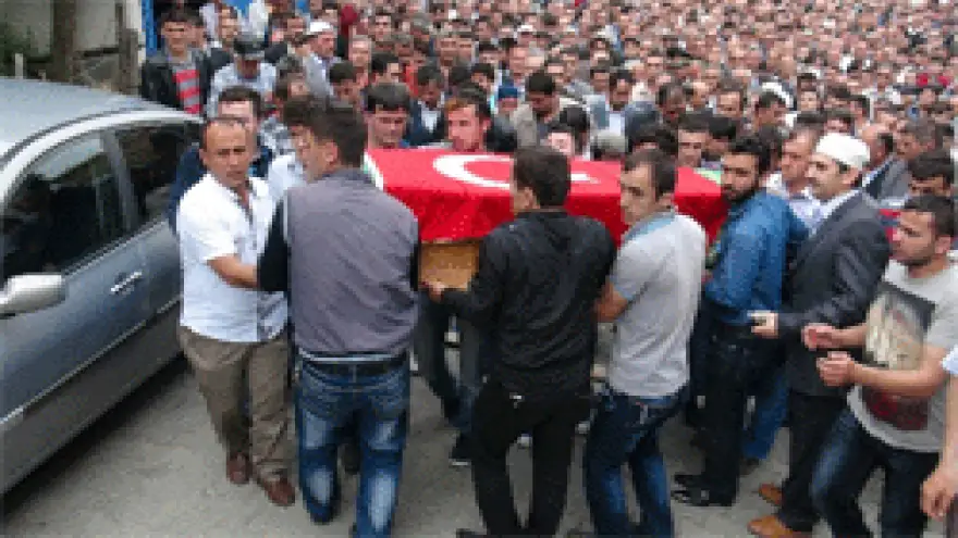 ÖLEN MADENCİ BABA TOPRAĞA VERİLDİ