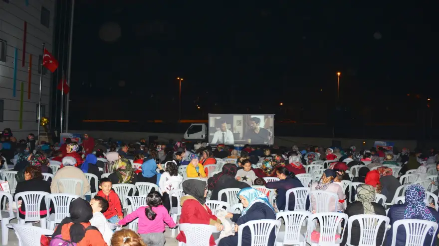 Kavaklık mahallesi halkı açık hava sineması'nda buluştu