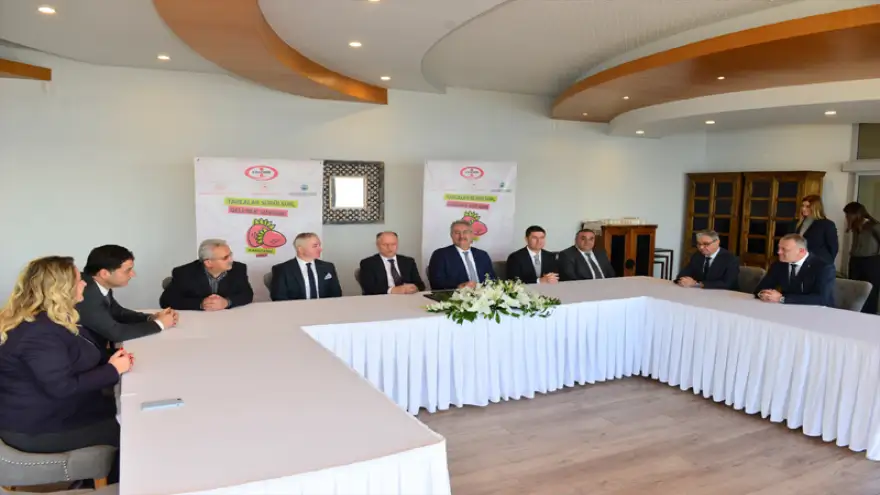 Gelenek sürecek, tarlalar osmanlı çileği için sürülecek”