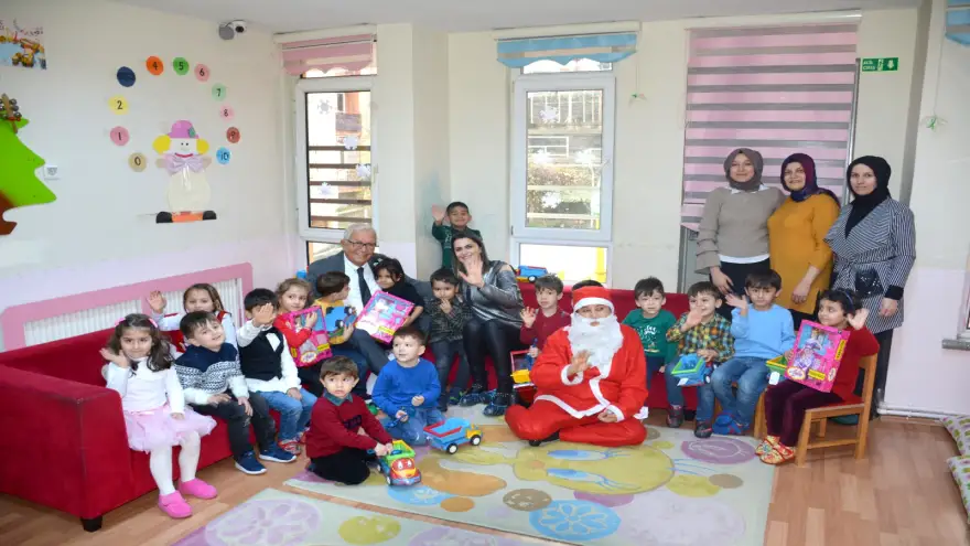 Posbıyık’tan miniklere yeni yıl hediyesi