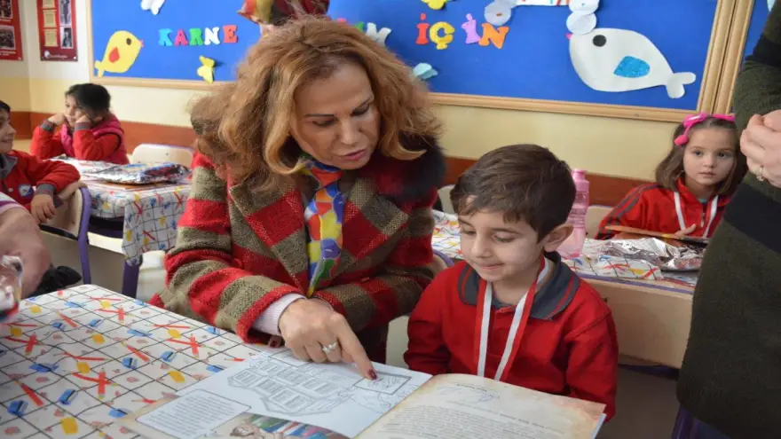 Neriman Posbıyık, karne dağıtım törenine katıldı