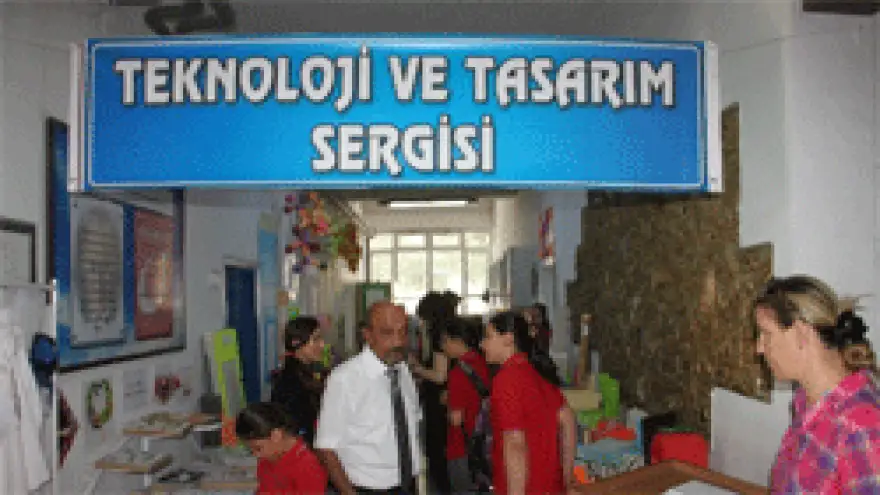 ÖĞRENCİLER PROJELERİNİ SERGİLEDİ