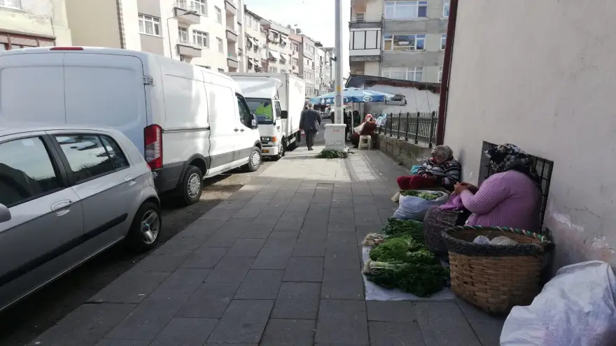 Semt pazarına düzen getirildi...