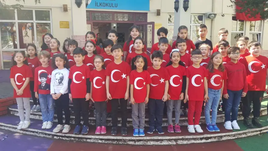 Öğrenciler Mehmet Akif Ersoy'a andı