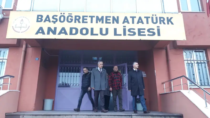 Vali Bektaş, bir sizi okul ziyareti yaptı