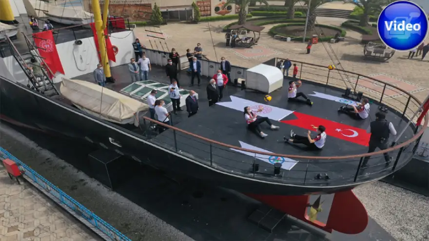 Alemdar Gemisi’nde voleybol gösterisi