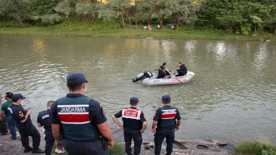 Ereğli'de serinlemek için gölete giren çocuk boğuldu

