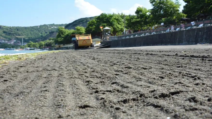 Sevgi, Barış, Dostluk plajı kumsalı temizlendi