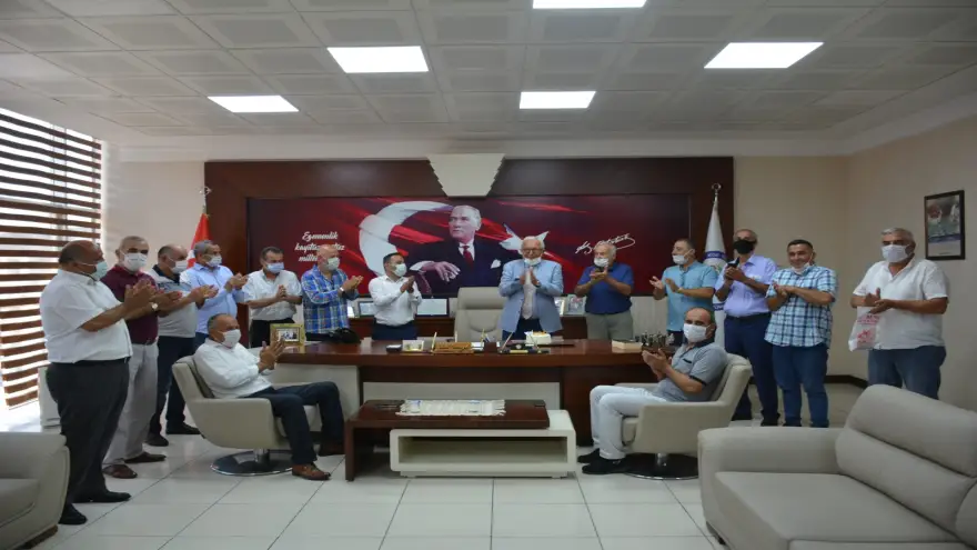 Muhtarlar Posbıyık'ın doğum gününü kutladı