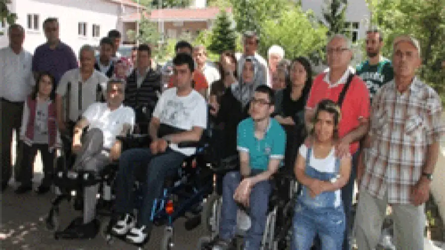 HALK OTOBÜSLERİNE TEPKİLİLER