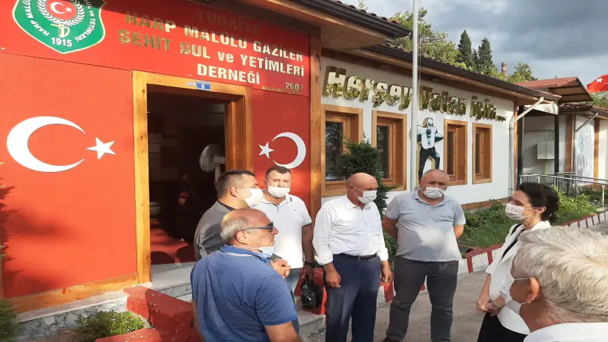 Harp Malulü Gaziler Şehit Dul ve Yetimler Derneğine ziyaret