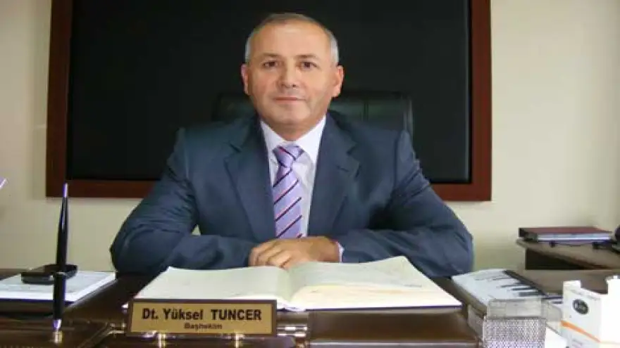 Başhekim Yüksel Tuncer kumpası çöktü