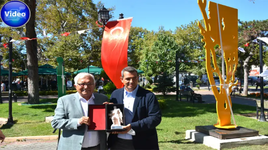 Ereğli’ye hediye iki çelik heykel