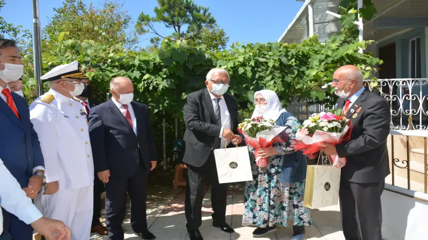 Zafer Bayramı'nda Şehitler ve Gaziler Unutulmadı