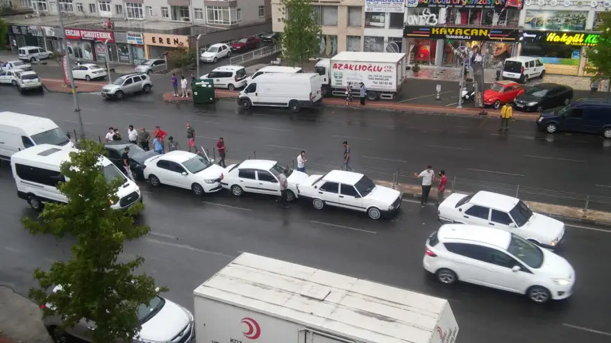 Aynı noktada, aynı anda 3 Ayrı kaza