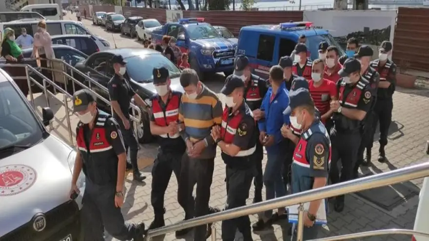 1600 Metre kablo çaldılar