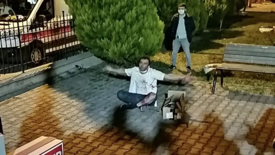 Adliye önünde bıçaklı eylem