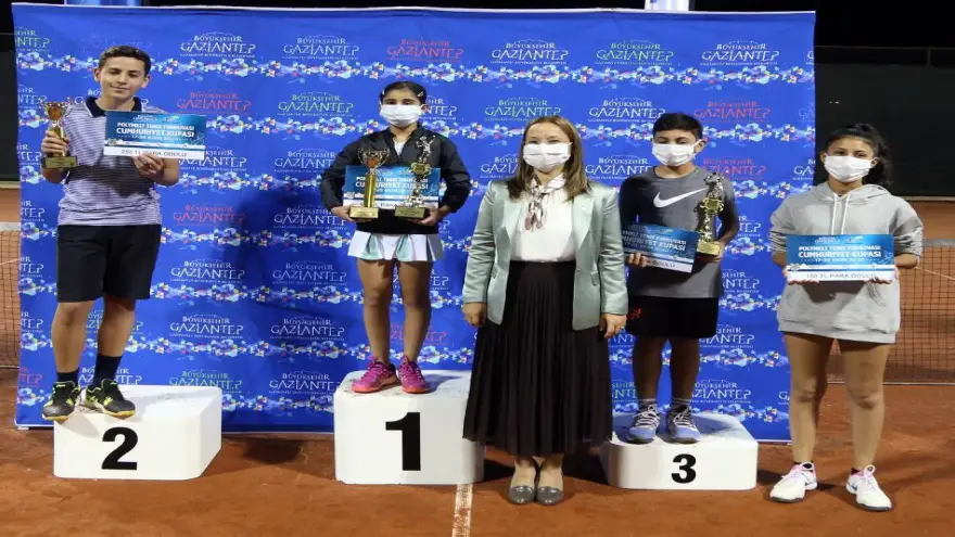 Sanko Okulları’nın tenis başarısı 