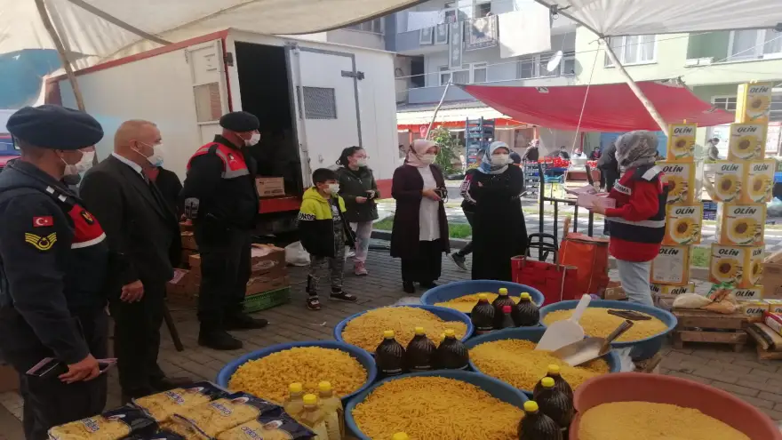 Kadına şiddete karşı broşür dağıtıldı