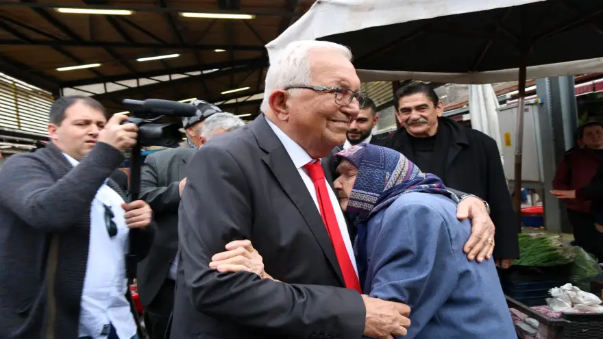Başkan Posbıyık Ve Ekibi, Pazar Yerinde Sevgiyle Karşılandı